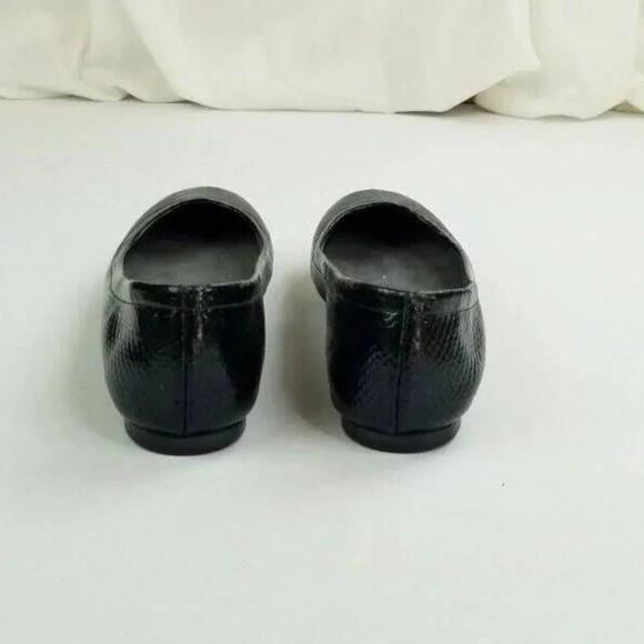 Stuart Weitzman 7M Women's Black Patent Leather Animal/Snake Print Slip On Flats - Picture 12 of 12